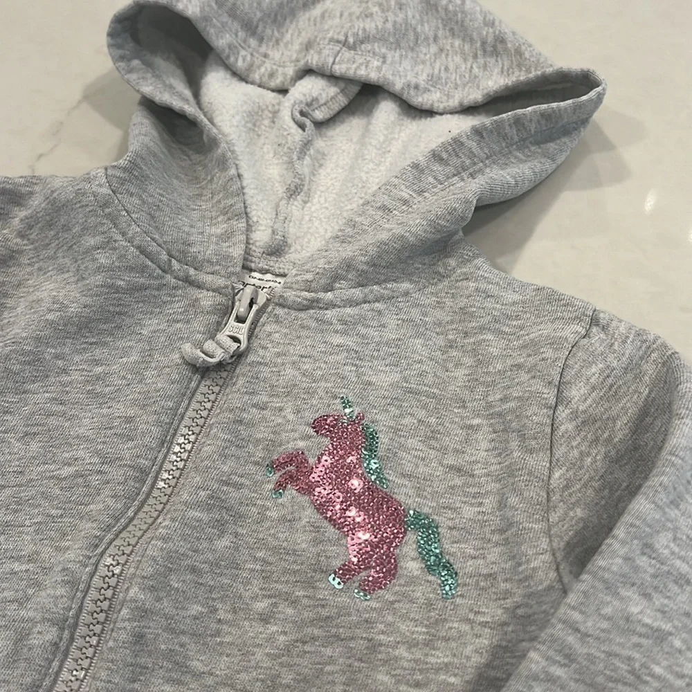 Carters girls zip up hoodie, like new, size 3t.